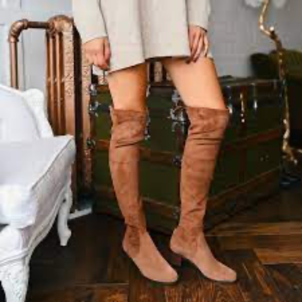 AquaDiva over the knees boots